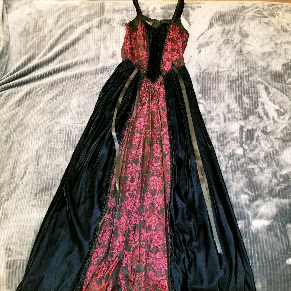 Vintage Jeannie Nitro Gothic Dress